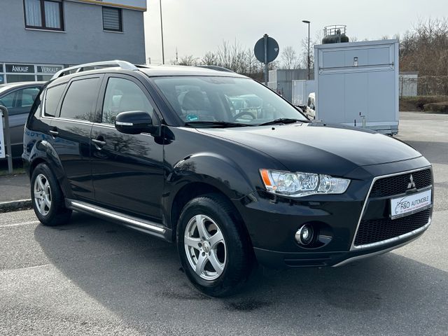 Mitsubishi Outlander Instyle 4WD AUTOMATIK*LEDER*AHK*KAMERA