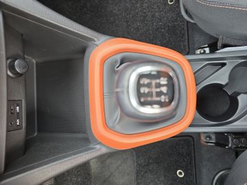 Bild 15 Hyundai i10 Intro Edition 1.2 SHZ LenkradHZG Alarm Tel.-