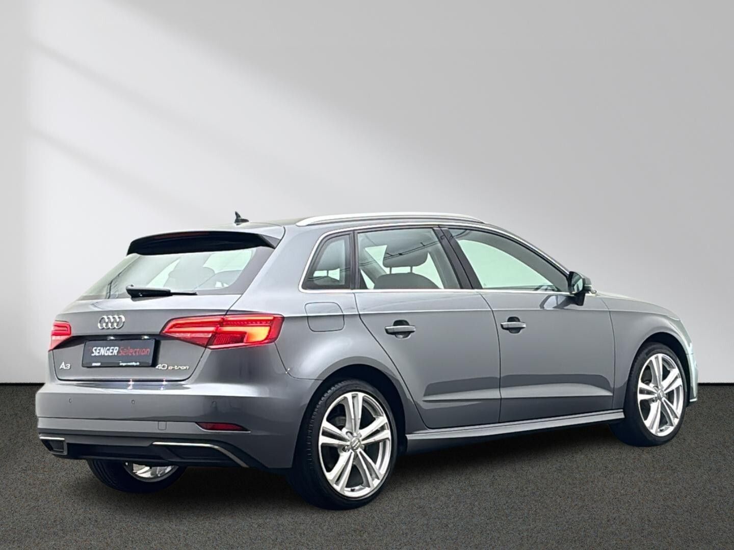 Audi A3 Sportback e-tron Design 40 S-tronic Navi LED imagem 3