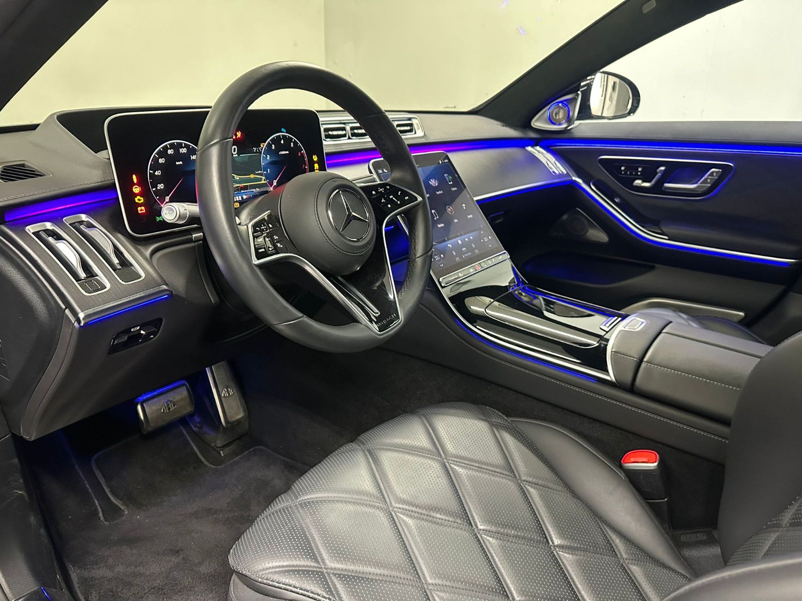 Fahrzeugabbildung Mercedes-Benz S 680 Maybach 4 matic *PANO*BURMESTER 4D*