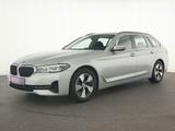 BMW 520i Touring Navi|Pano|LED|AHK|SHZ|Tempo|Kamera - BMW 520 mit Benzin-Antrieb: Kombi, 520i