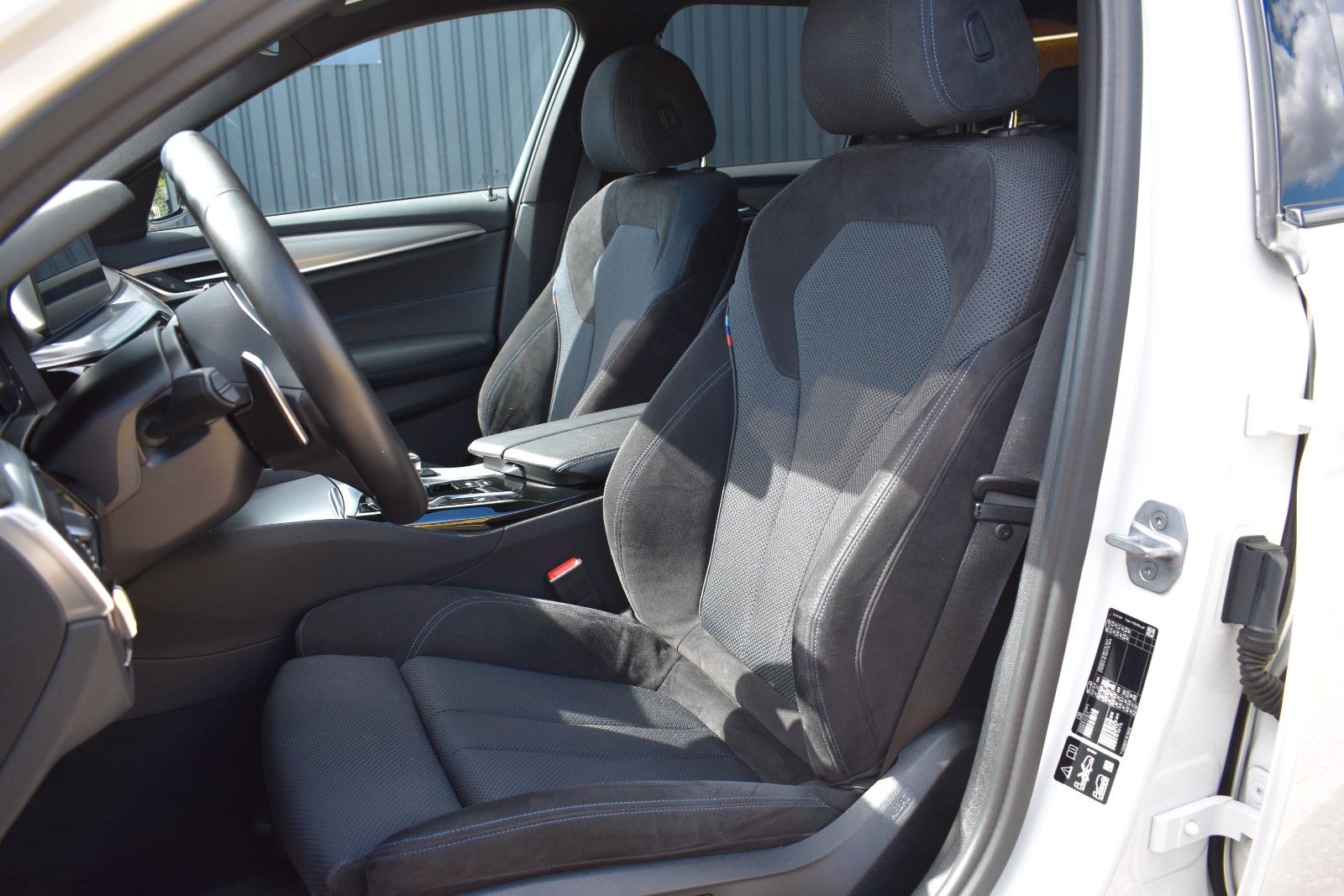 Fahrzeugabbildung BMW BMW 520d Touring  xDrive/M Sport/Anhänger/Shadow