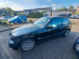 BMW 316i Compact - - BMW 316 aus 1999: Compact