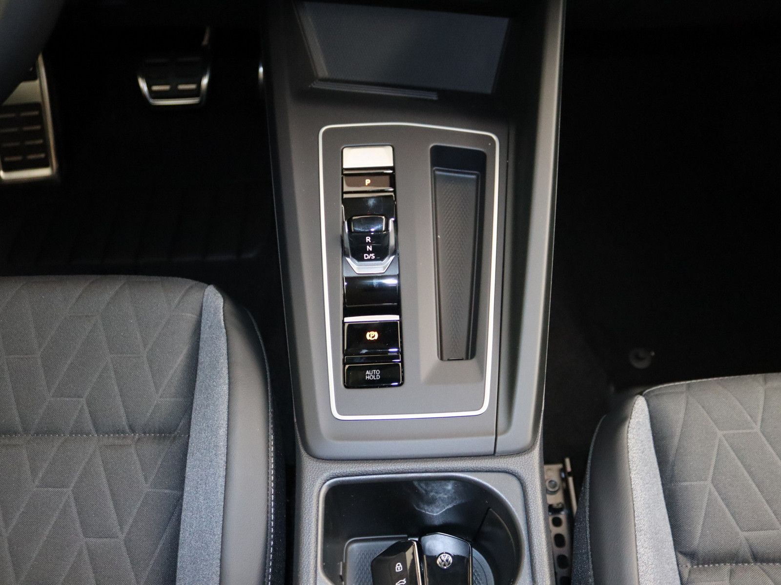 Volkswagen Golf VIII 1.5 eTSI Energy LED ACC NAVI KAMERA foto 17