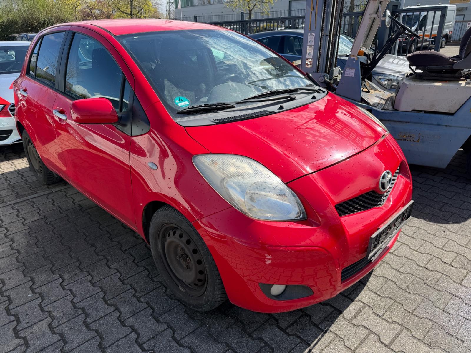 Toyota Yaris Edition 1.3 Klimaautomatik 5-türig 1.Hand