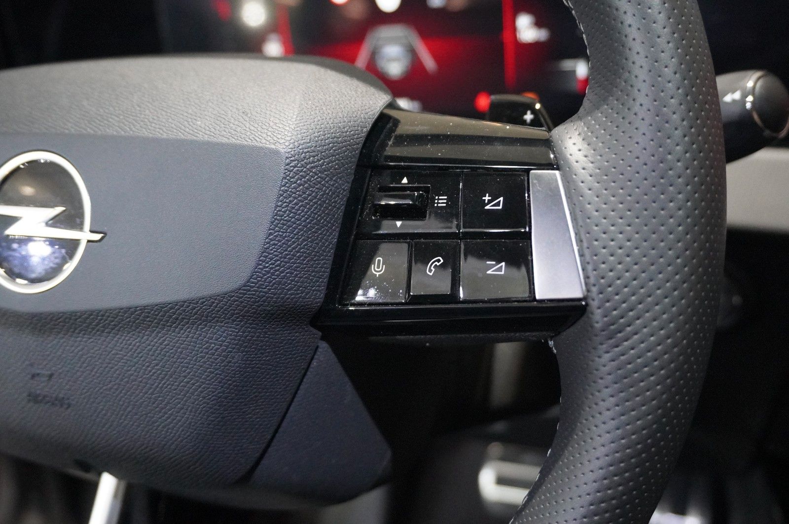 Fahrzeugabbildung Opel Astra L ST 1.2T GS LINE NAVI/LED/360°/VIRT./DAB+