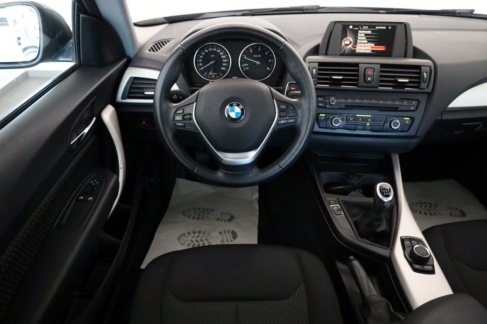 Fahrzeugabbildung BMW 116d SH,PDC,8-fach bereift