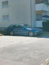 BMW 525d Fahrzeug steht in Hockenheim. Bil... - BMW 525 aus 2003: 525d