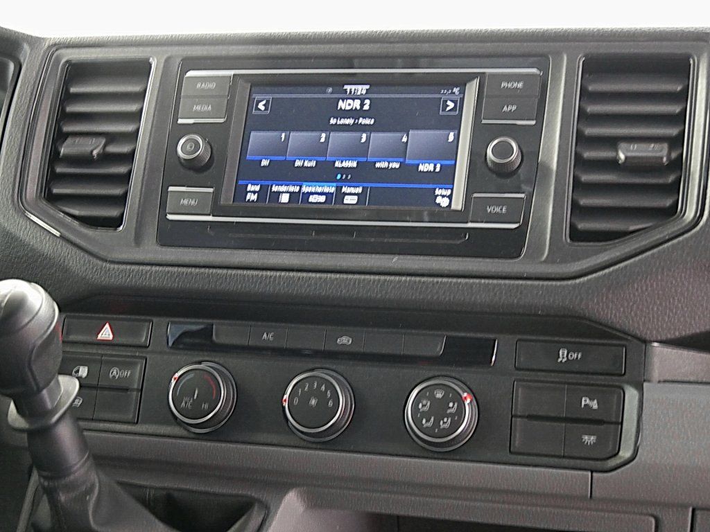 Fahrzeugabbildung Volkswagen Crafter Kasten 2.0 TDI MR Hochdach AHK Kamera