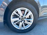 Volkswagen Touran Comfortl|DEUTSCH Fzg|7 SITZ|UNFALLFR|AHK - Volkswagen Touran mit Benzin-Antrieb: Kleinbus, Automatik