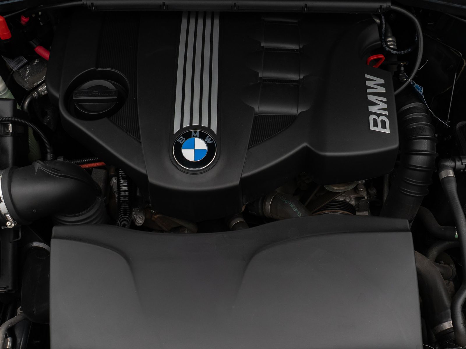 Fahrzeugabbildung BMW X1 sD18d PDC HiFi Leder KlimaAut Multilenkrad LM