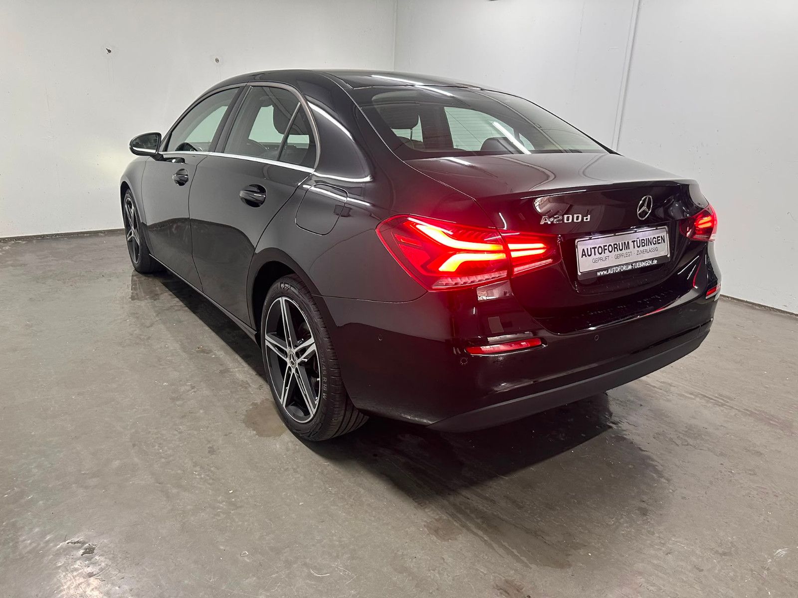 Fahrzeugabbildung Mercedes-Benz A 200 d Limousine NAVI*KLIMA*SH*TOTWI*SPURH*LED*