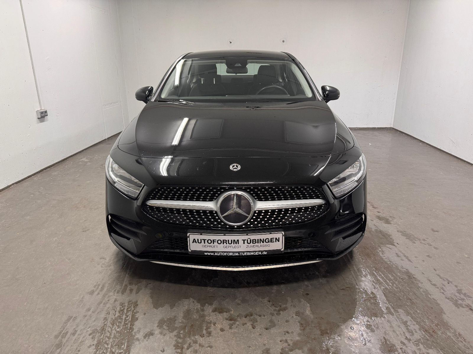 Fahrzeugabbildung Mercedes-Benz A 200 d 4MATIC DCT LImousine *AMG-LINE*KAMERA*