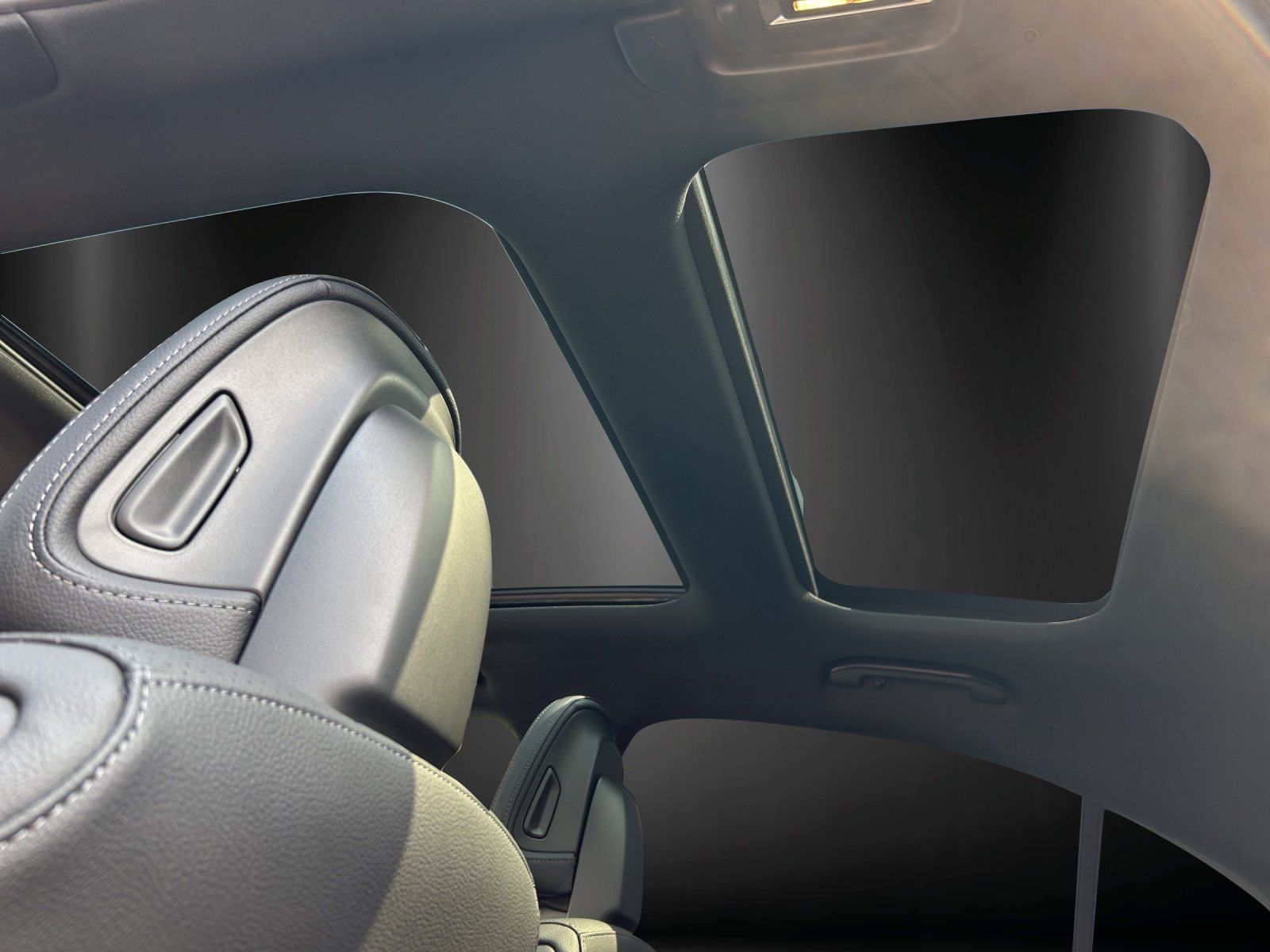 Fahrzeugabbildung Mercedes-Benz C 220 d AMG KeyGo DISTR Memory PANO DigLight 360