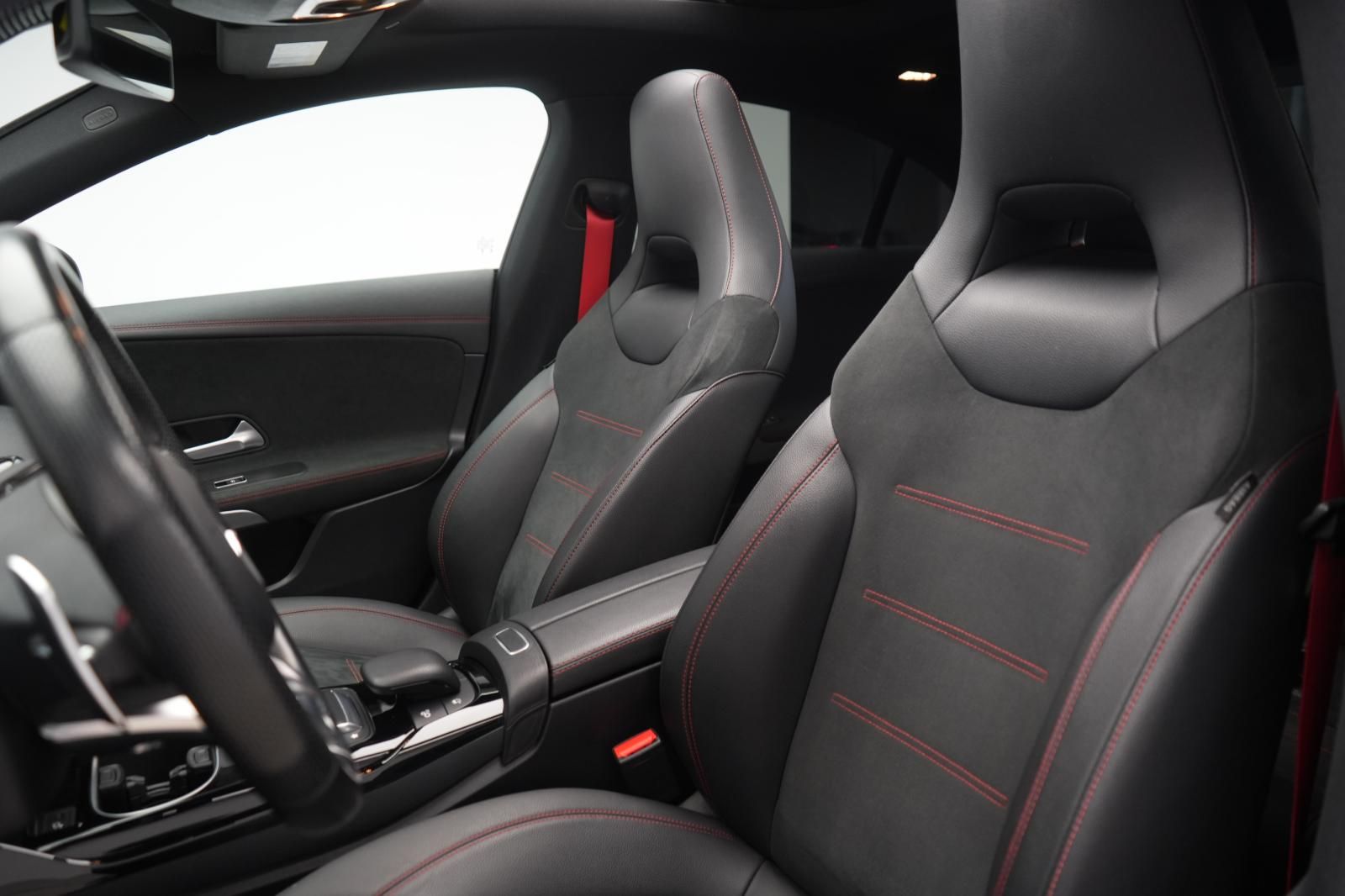Mercedes-Benz CLA 35 AMG 4Matic Speedshift 7G-DCT Kamera Pano foto 20