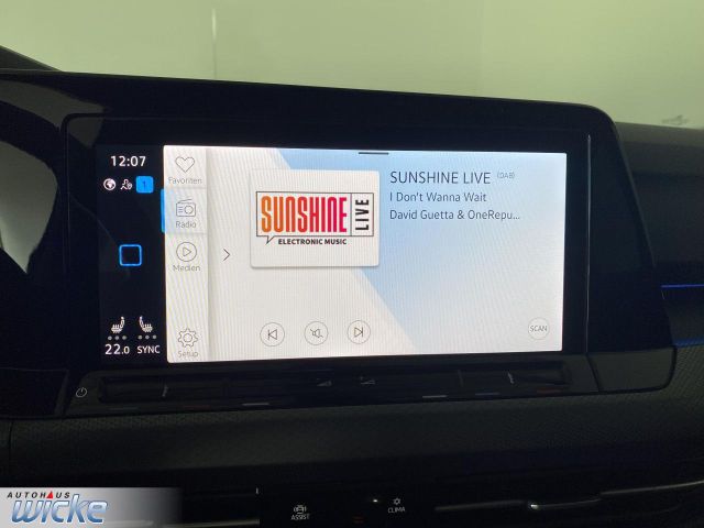 Golf VIII 1.5 eTSI DSG Active NAVI KLIMA LED SHZ