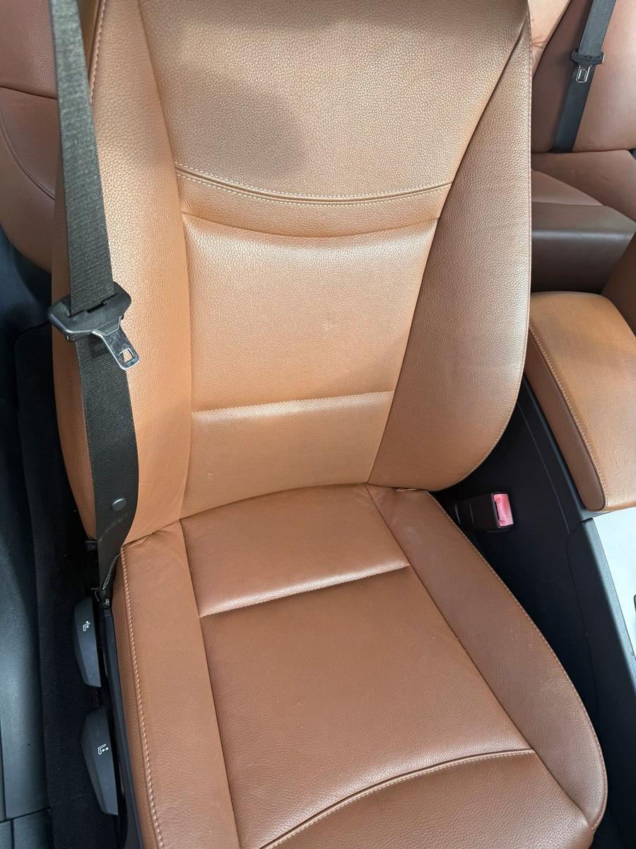 BMW 320 2011 — photo 13