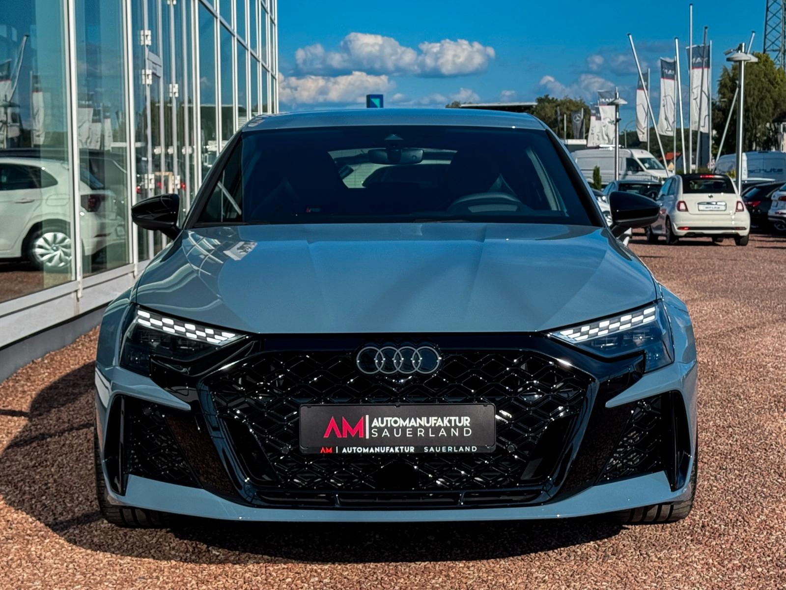 Audi RS3 Sportback 2.5 TFSI quattro*Schalensitze*HUD*