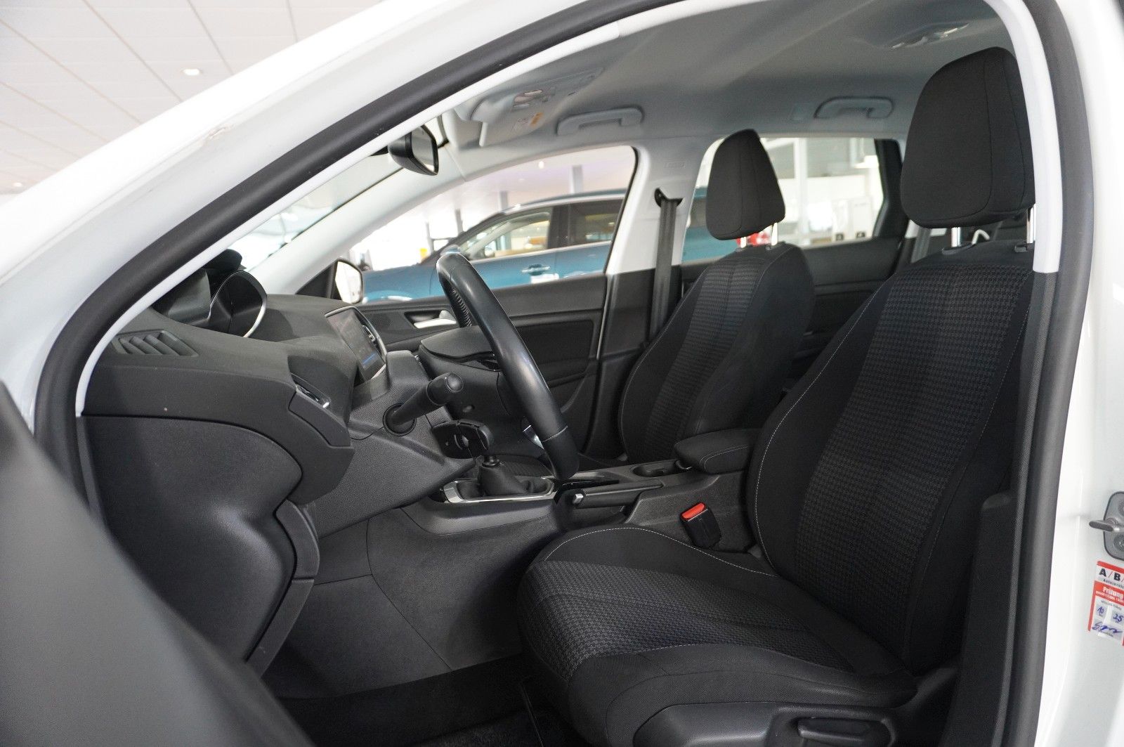 Fahrzeugabbildung Peugeot 308 SW 1.5D ACTIVE NAVI/LED/SHZ/TEMP./PDC/KLIMA