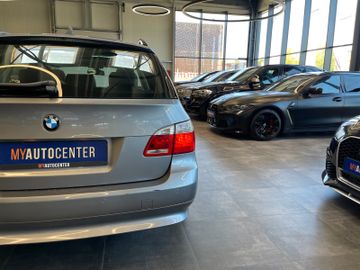 BMW 530 Touring 530d xDrive *HUD*NAVI*LEDER*PANO*SZH