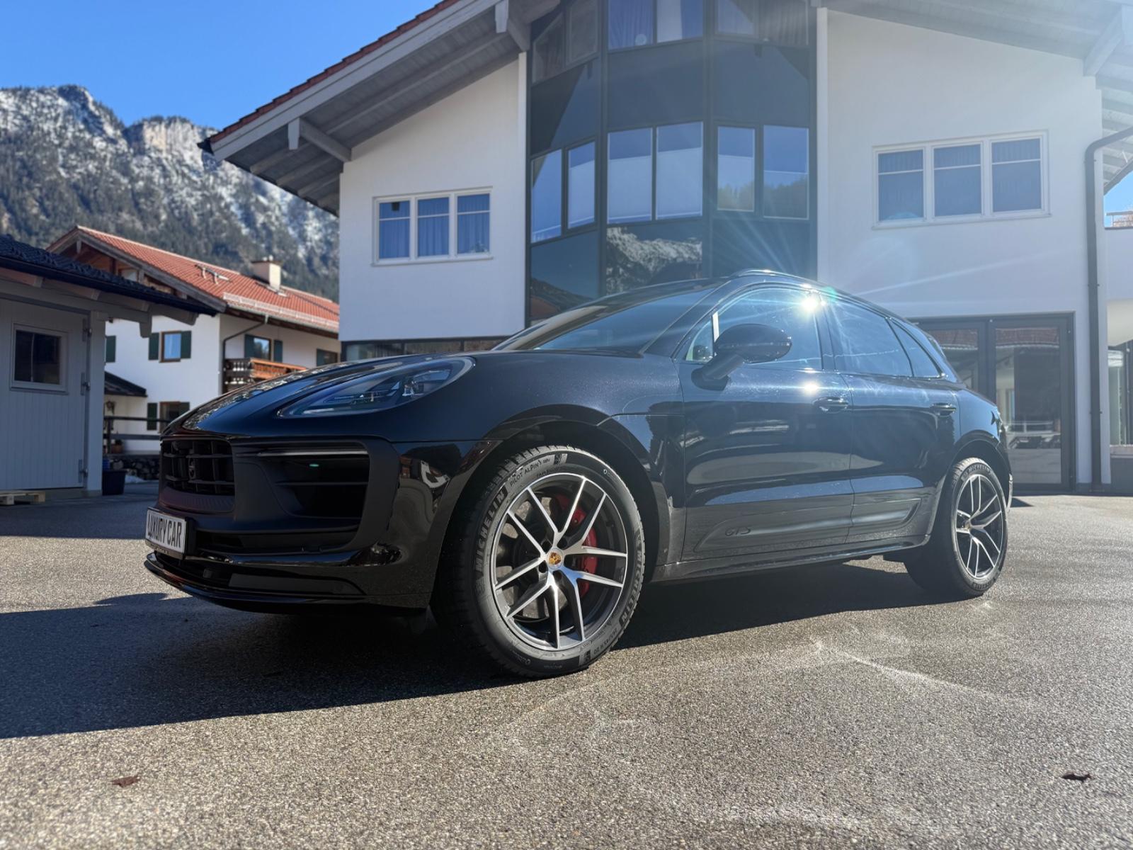 Porsche GTS / Top Ausstattung /