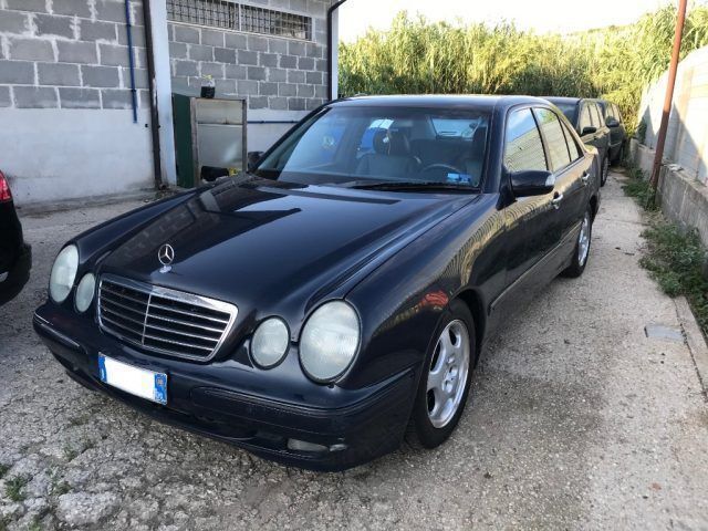 Mercedes-Benz MERCEDES-BENZ E 200 Kompressor Avantgarde EVO *I