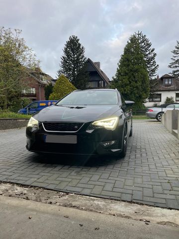 Seat Leon FR ST 1.8 AHK+LED+Ganzjahresreif...