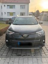 Toyota RAV 4 Benzin Leder Allrad Anhängerk... - Toyota RAV 4 Gebrauchtwagen in Augsburg