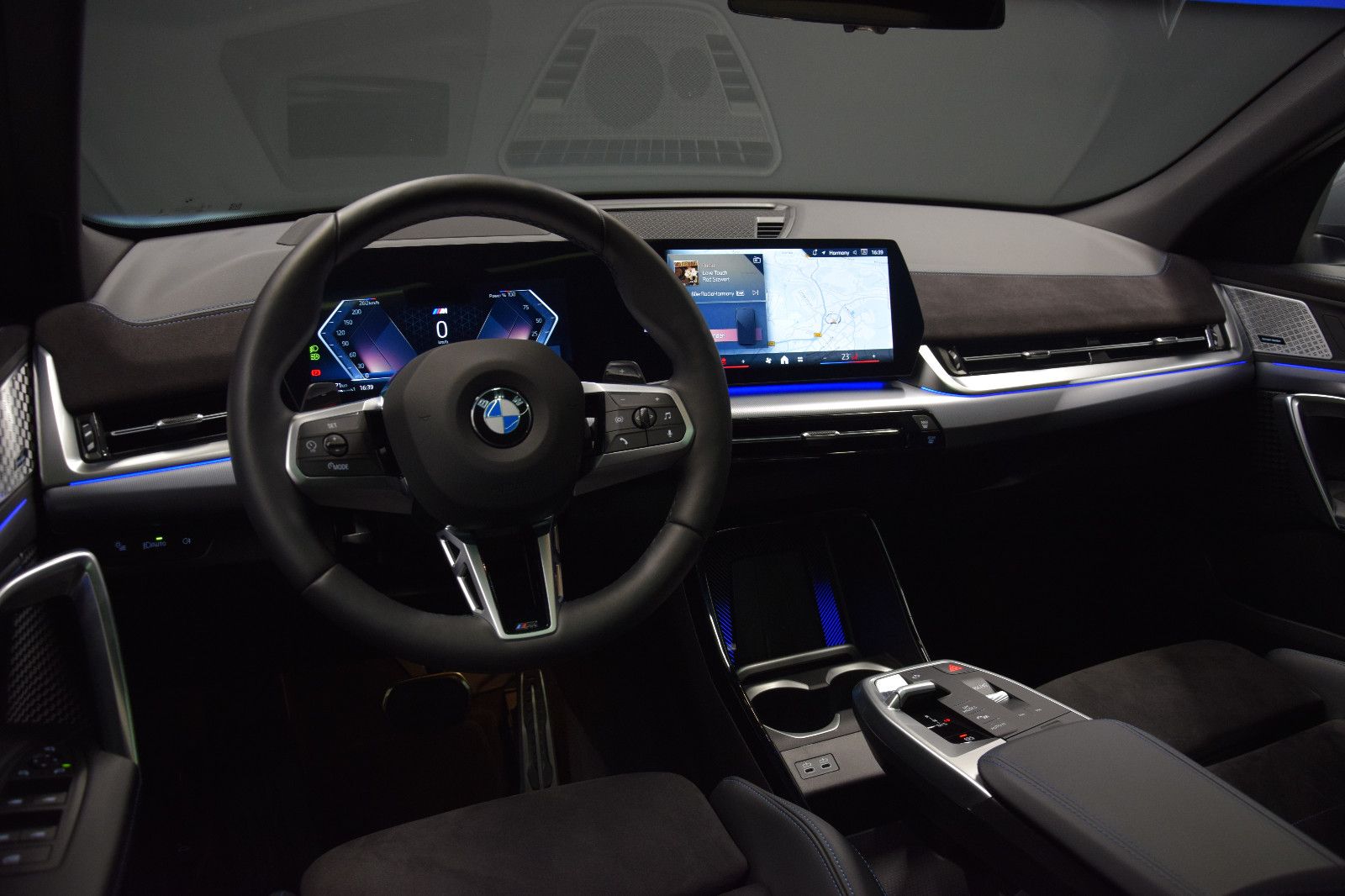 Fahrzeugabbildung BMW X2 20d xDrive M Sport 360° Pano HuD AHK h/k ACC