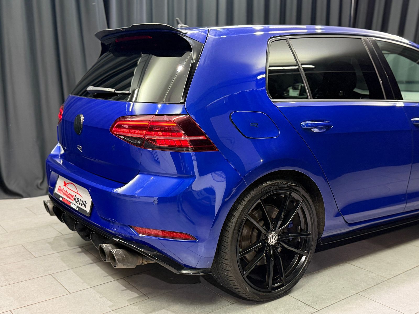 Fahrzeugabbildung Volkswagen Golf VII R 4Motion |REMUS|PANO|LEDER