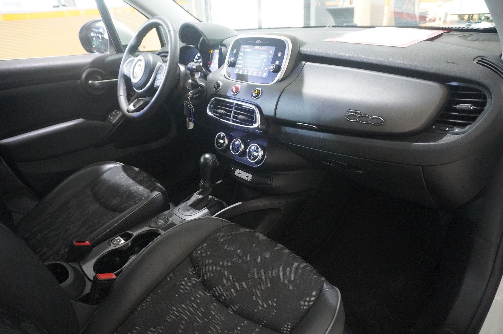 Fahrzeugabbildung Fiat 500X 1.3T CROSS DCT NAVI/LED/PDC/SPORT/TEMP/DAB+