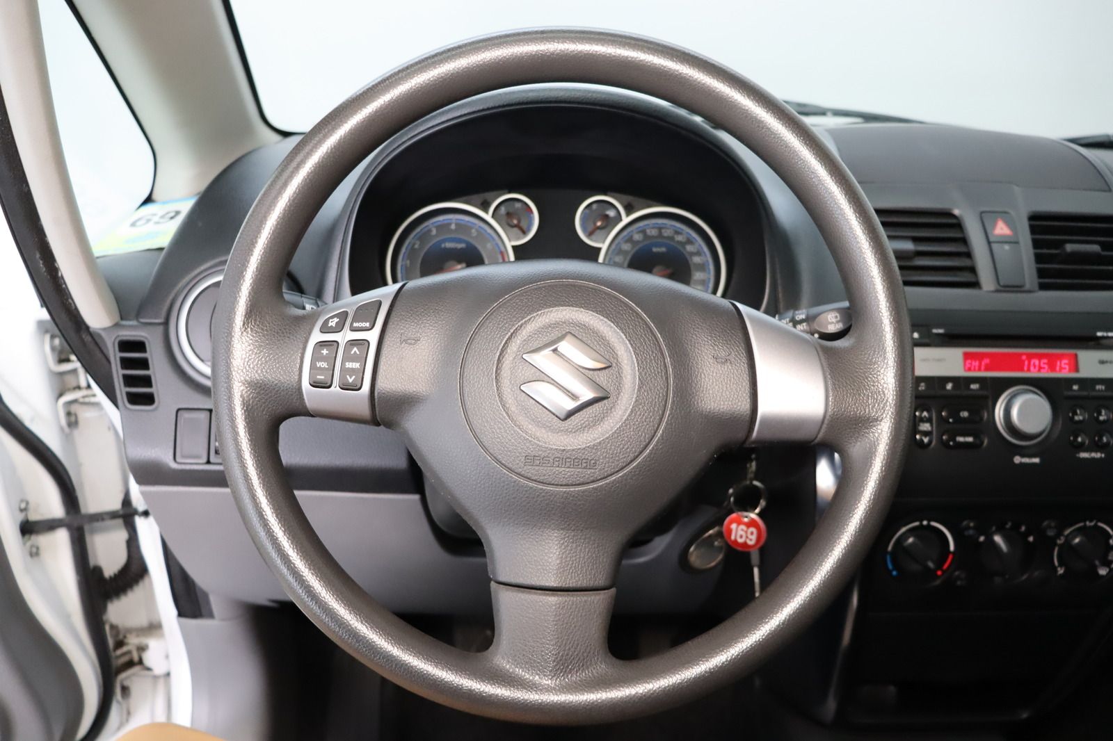 Fahrzeugabbildung Suzuki SX4 1.6 VVT * 1. Hand *HU/AU bis 11.2027 * Klima
