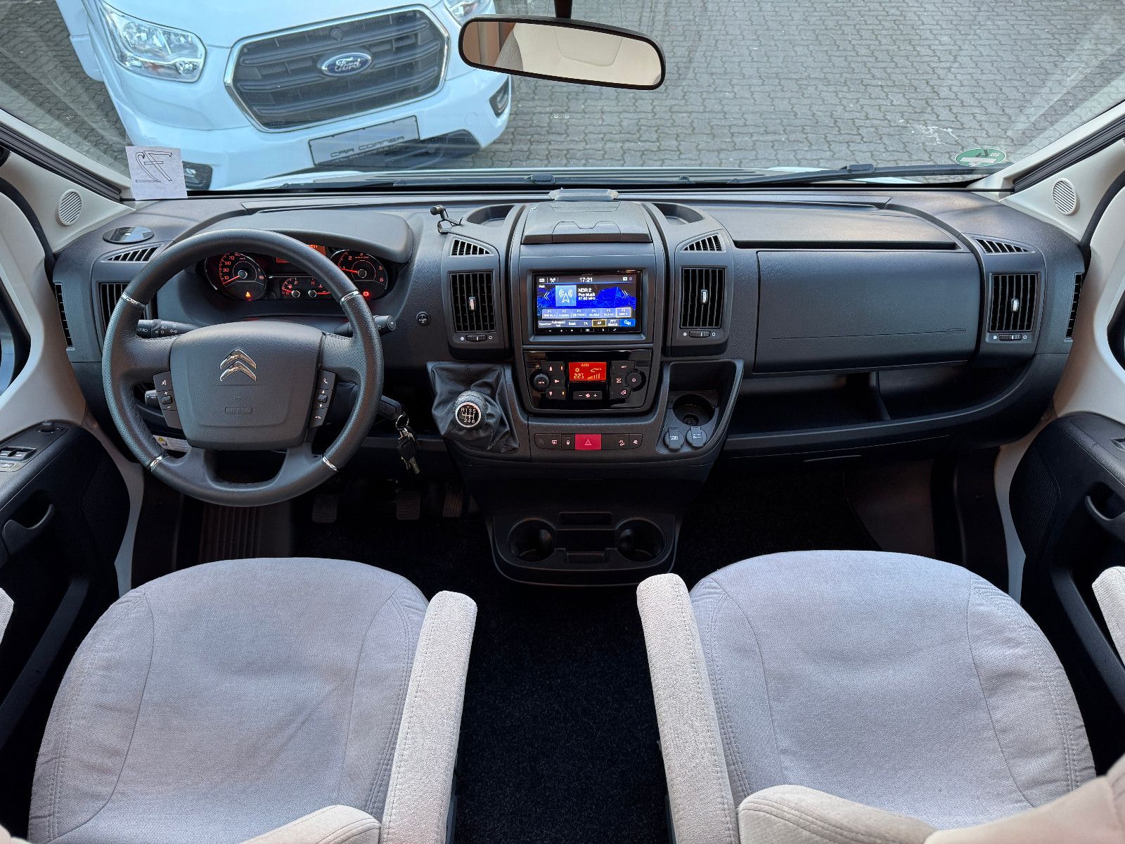 Fahrzeugabbildung LMC TOURER LIFT H 730 G DACHKLIMA SAT SKYROOF HUBBET