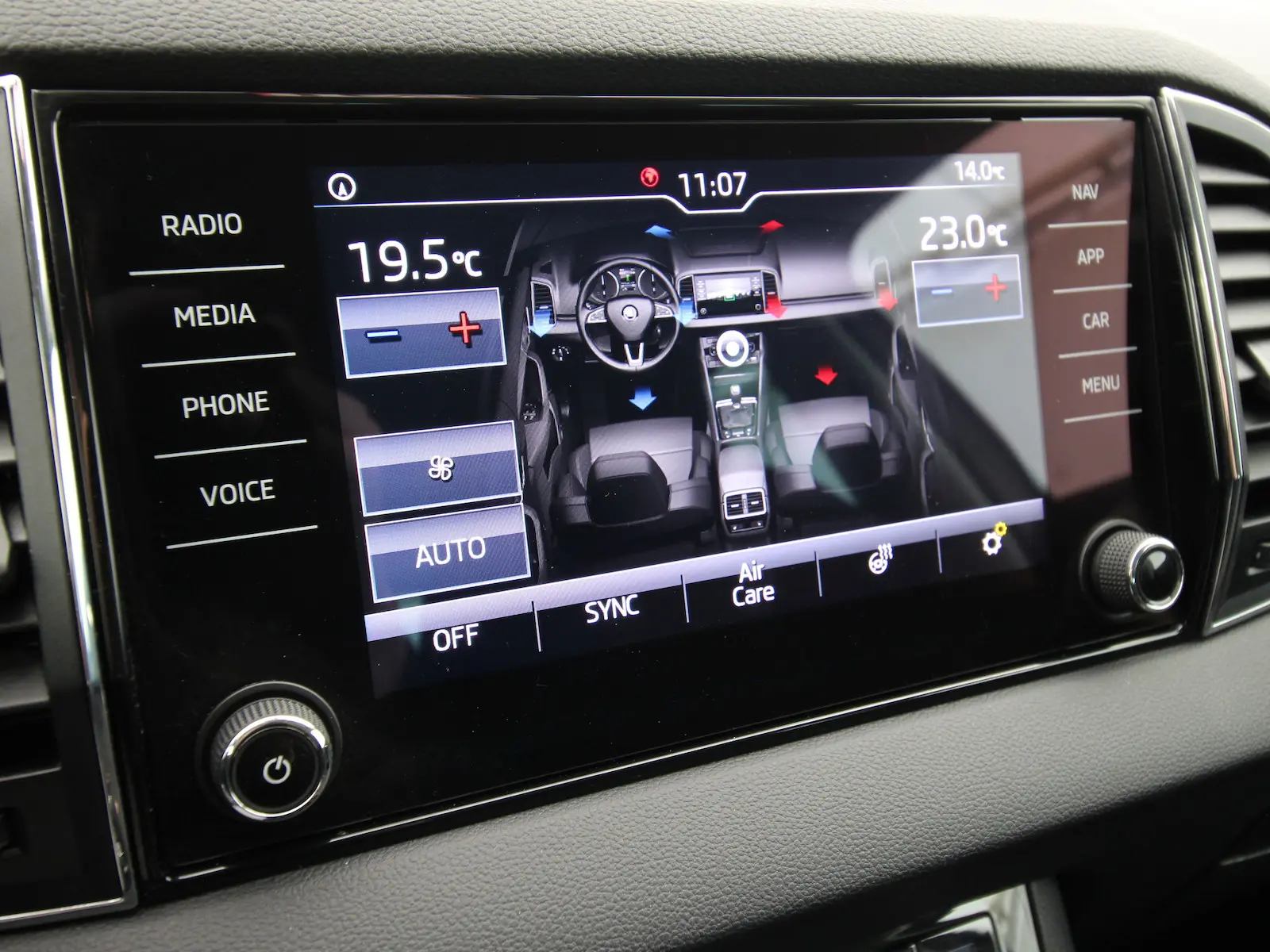 Skoda Karoq 1.5 TSI OPF Style Plus LED+NAVI+AHK+ACC, миниатюра 16