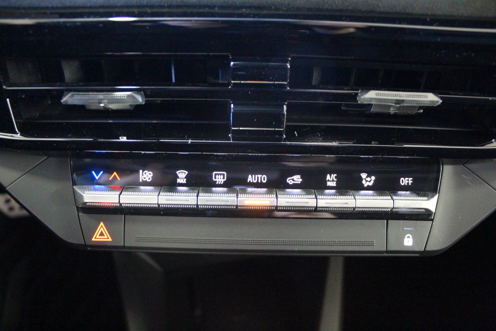 Fahrzeugabbildung Renault Clio VI TCe 115 EDC Esprit Alpine*Harman Kardon*