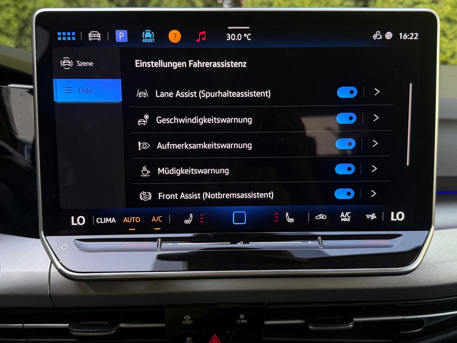 Fahrzeugabbildung Volkswagen Golf Lim. 2.0 TDI DSG Goal LED+KAM+ACC+SHZ+CARPL