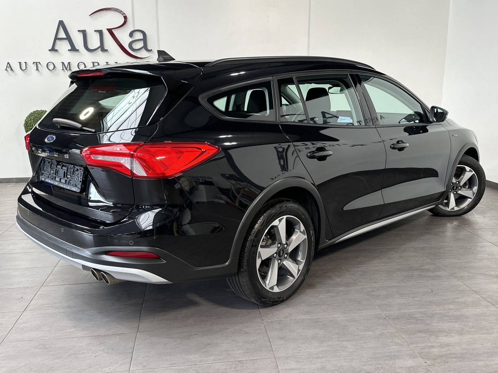 Fahrzeugabbildung Ford Focus Turnier 2.0 EB Aut. Active NAV+LED+KAM+ACC