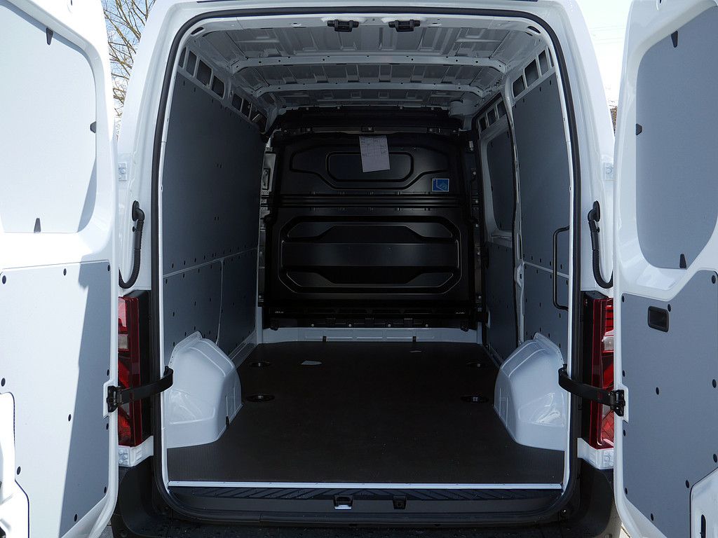 Fahrzeugabbildung Renault Master FWD Kasten L2H2 3.5to dCi 130 PDC AHK LED