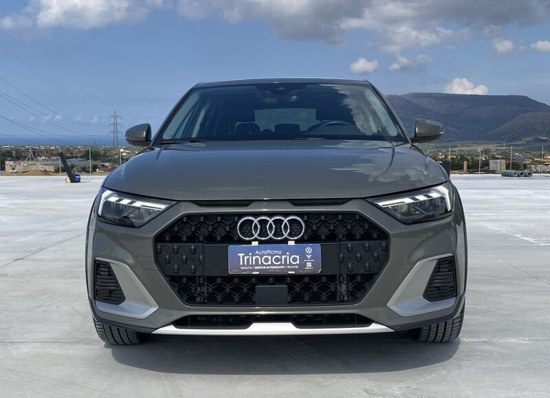 Audi A1 Allstreet Business 1.0 TSI 110CV S-Troni imagem 2