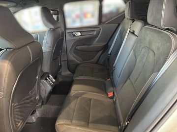 Volvo XC40 Plus Black Edition 2WD*360°*Licht-P*