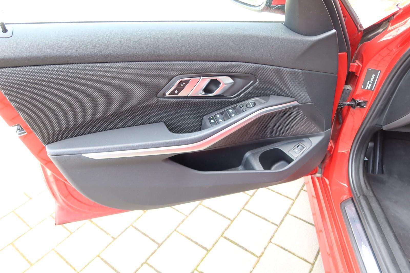 BMW 318d Touring Aut | Standheizung | Kamera | 1.Han