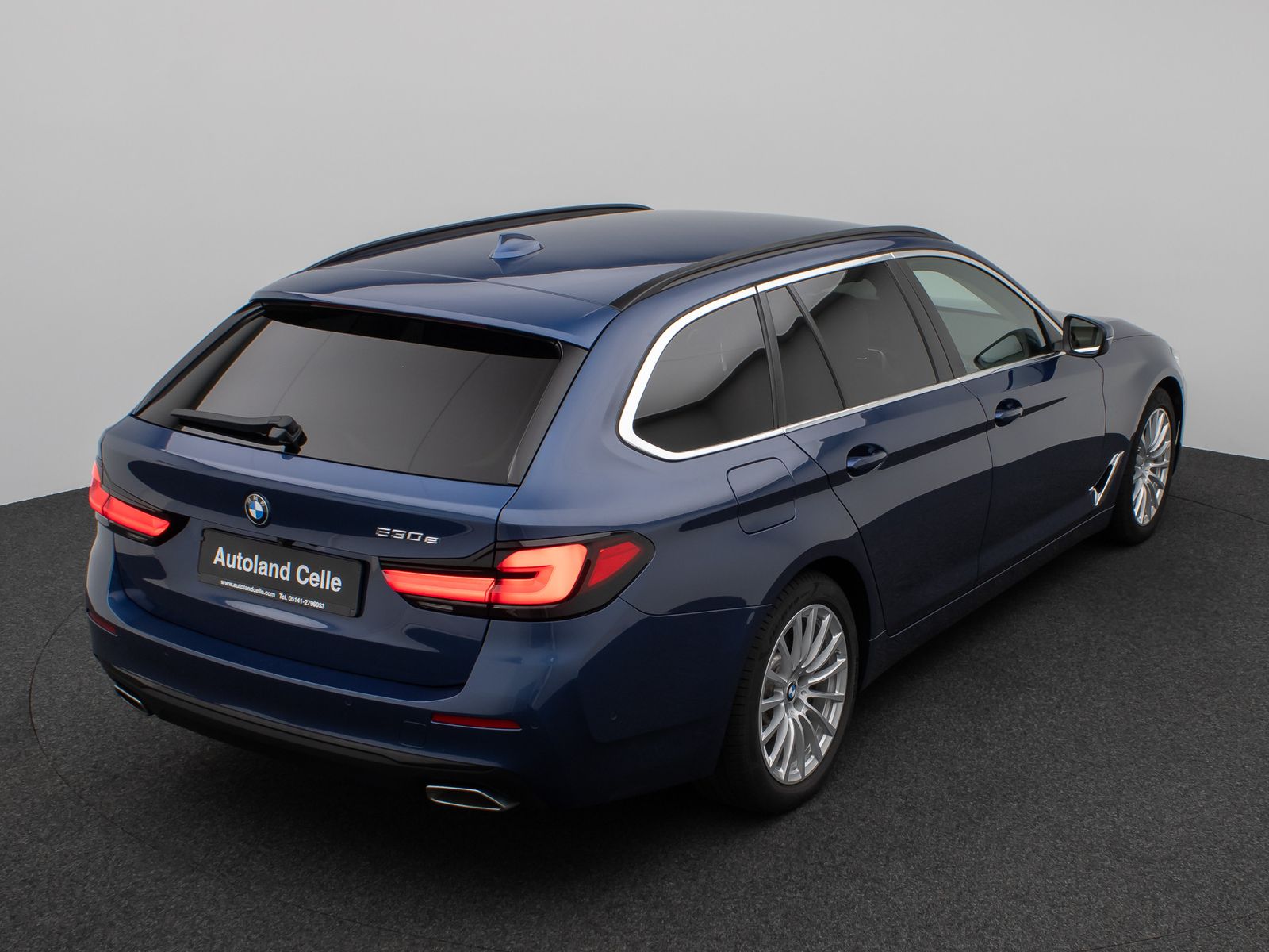Fahrzeugabbildung BMW 530e Laser 360° HUD DAB H/K Komfort Alarm Sport