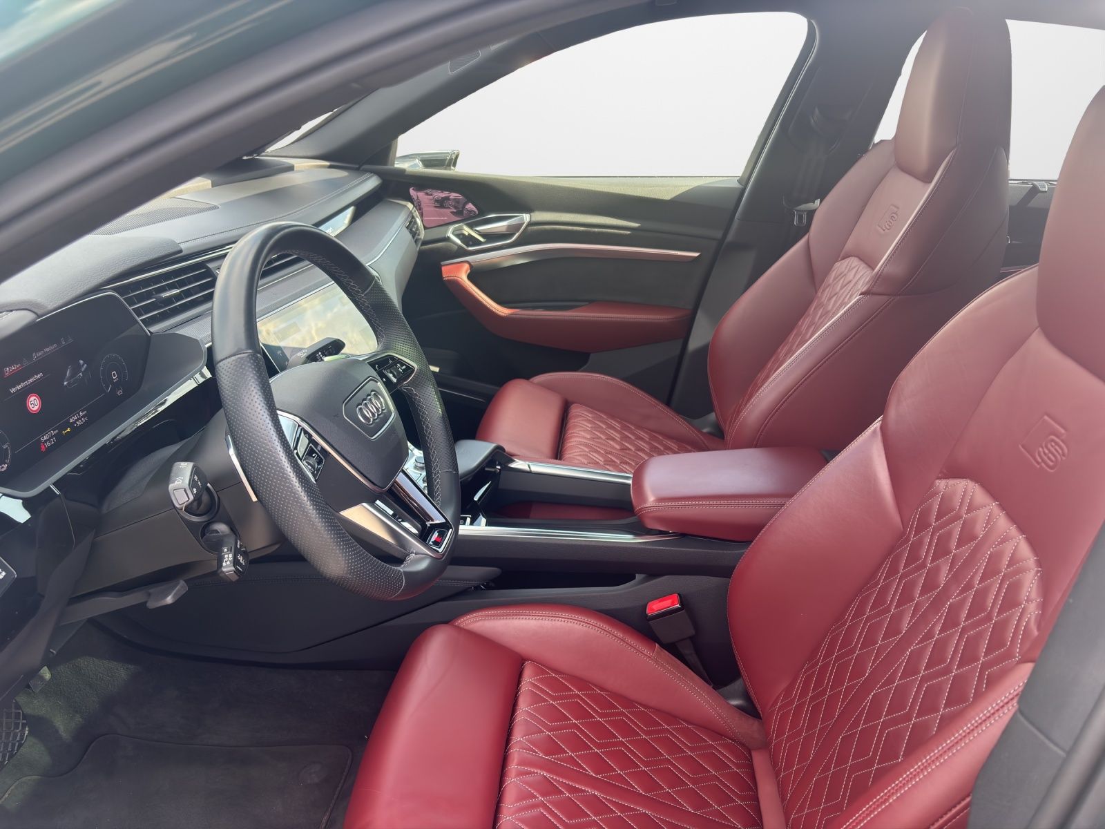Audi e-tron Sportback S quattro HeadUp Panodach AHK foto 7