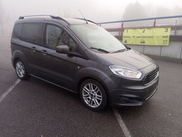 Ford Tourneo Courier Titanium 1,6TDCi *KLIMA*PDC*