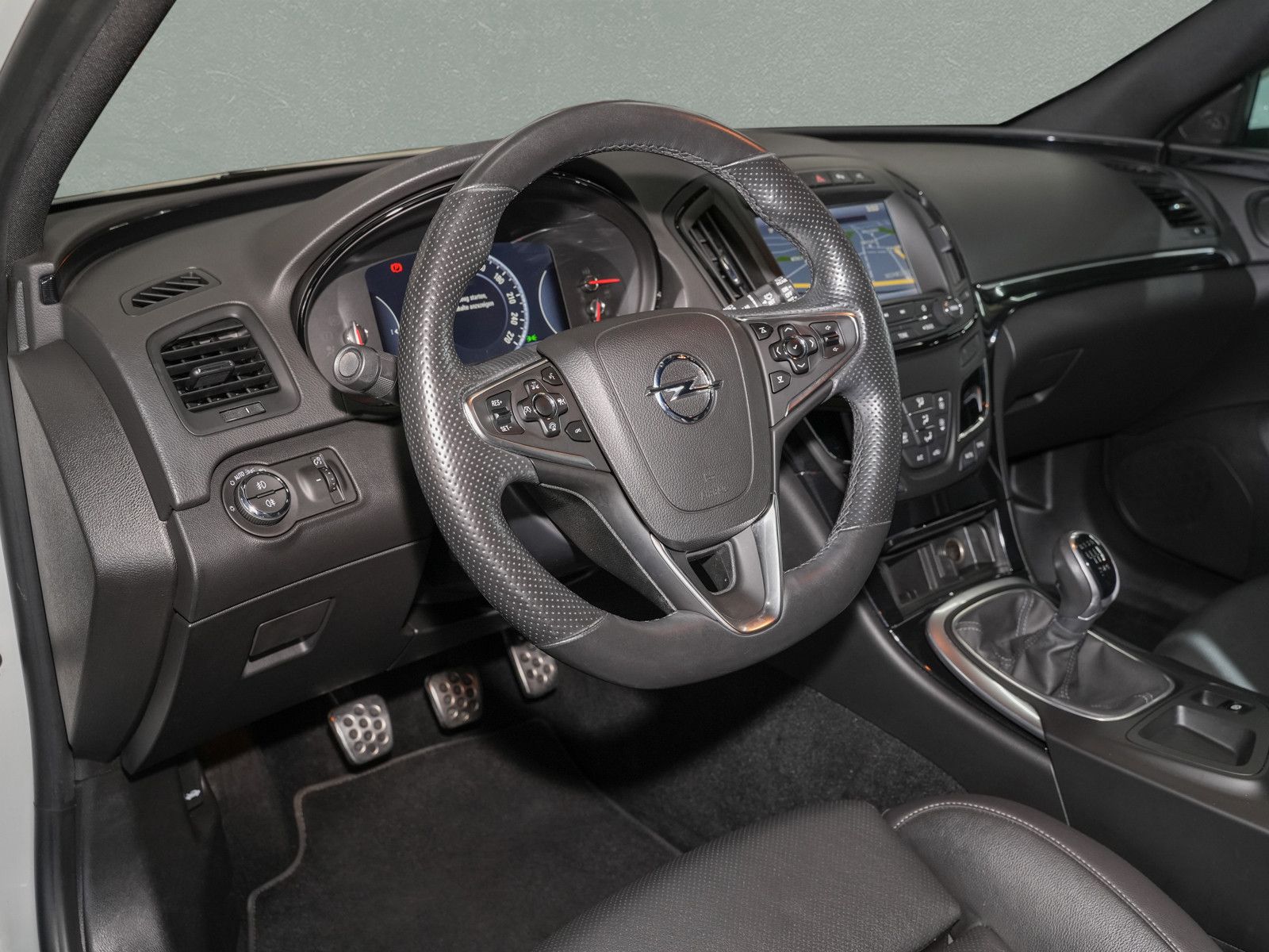 Fahrzeugabbildung Opel Insignia Business Innovation - OPC-Line|20 Zoll