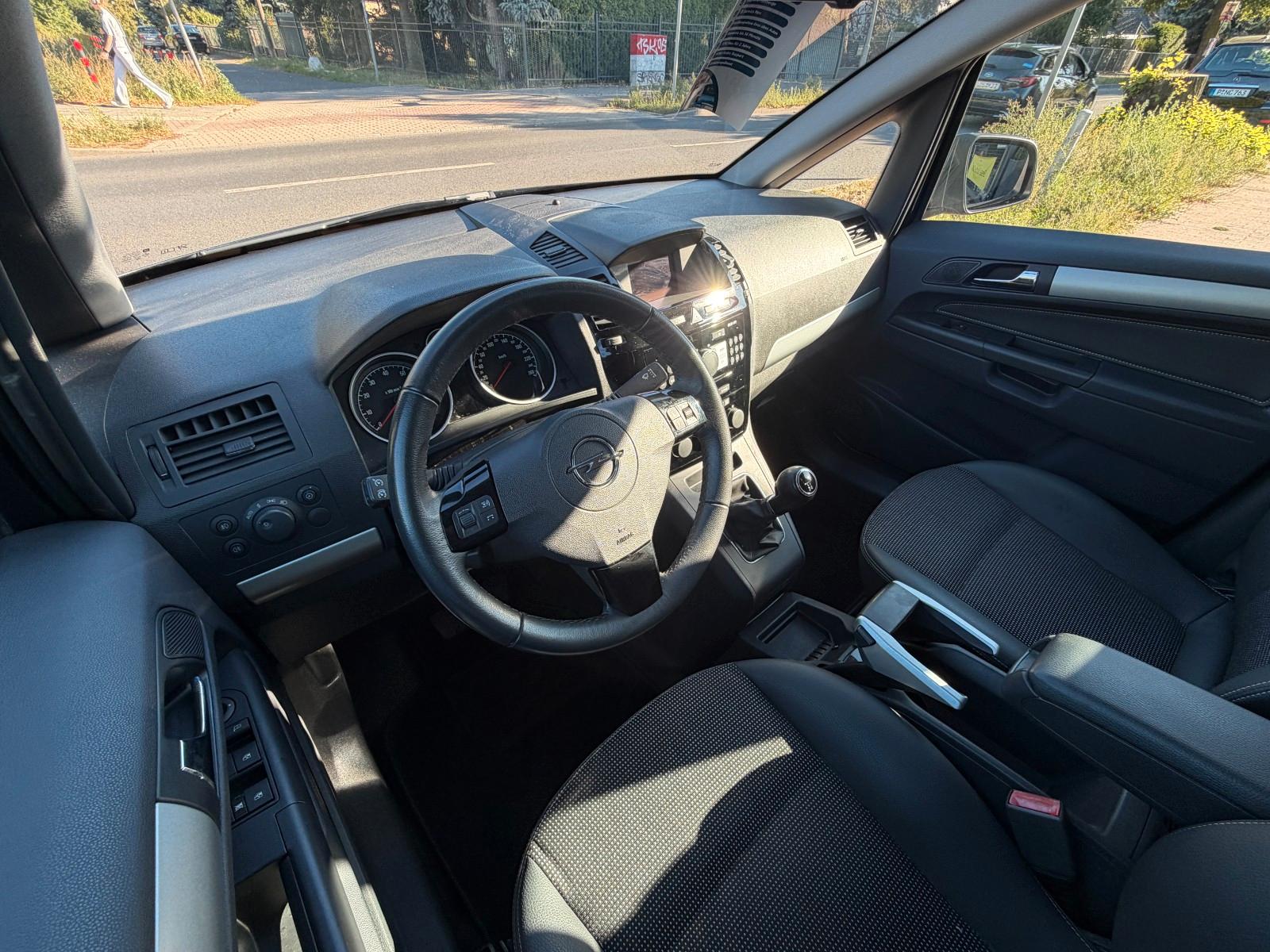 Opel Zafira B Innovation 1.8*Xenon*Klima*Temp*SHZ*PDC