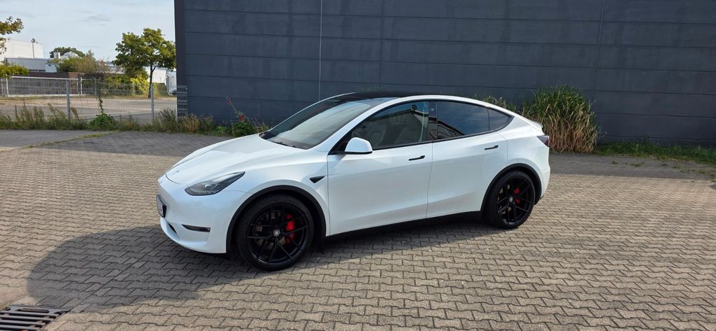Image of Tesla Model Y