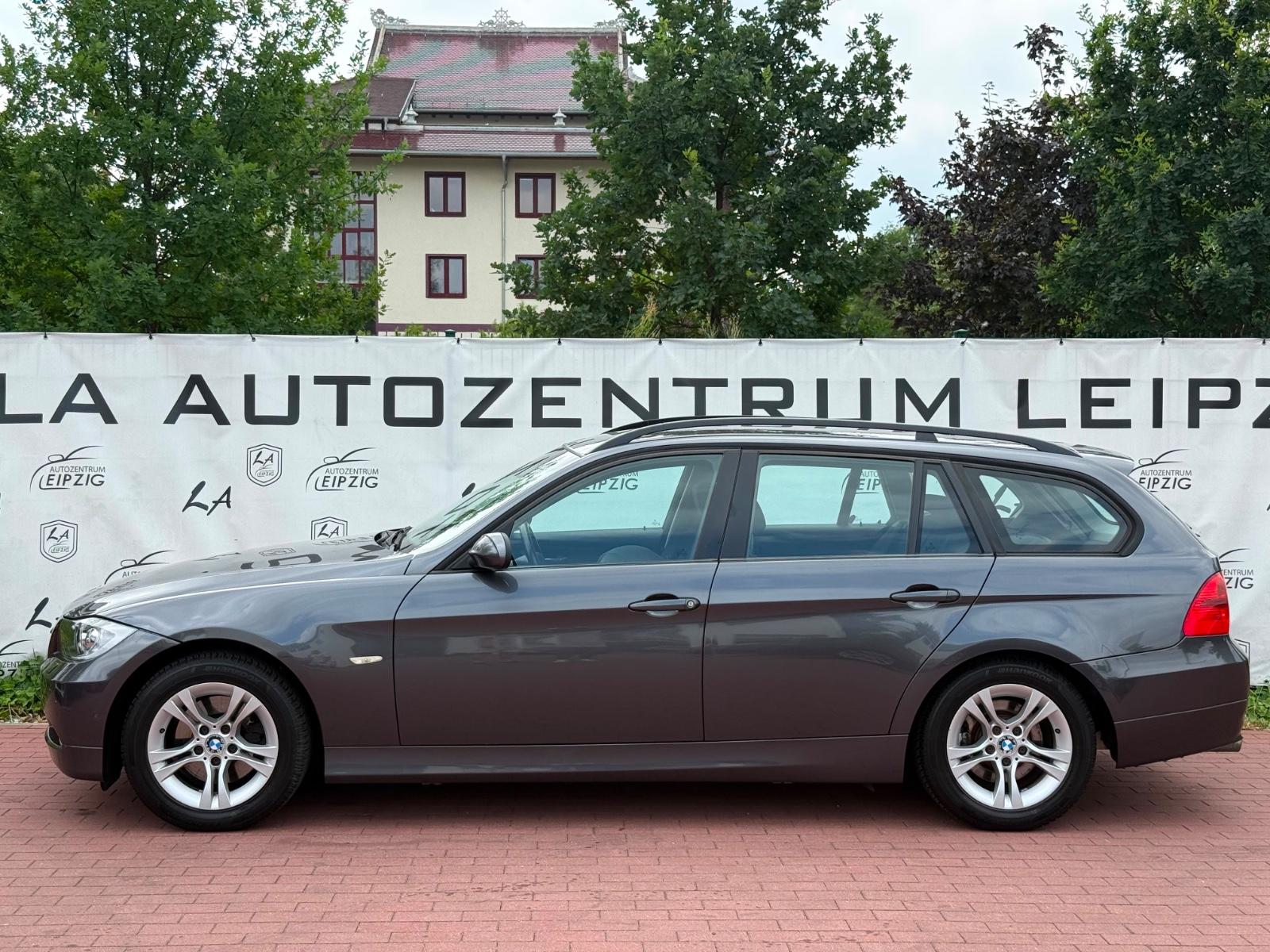 BMW 320i TOURING 170CH