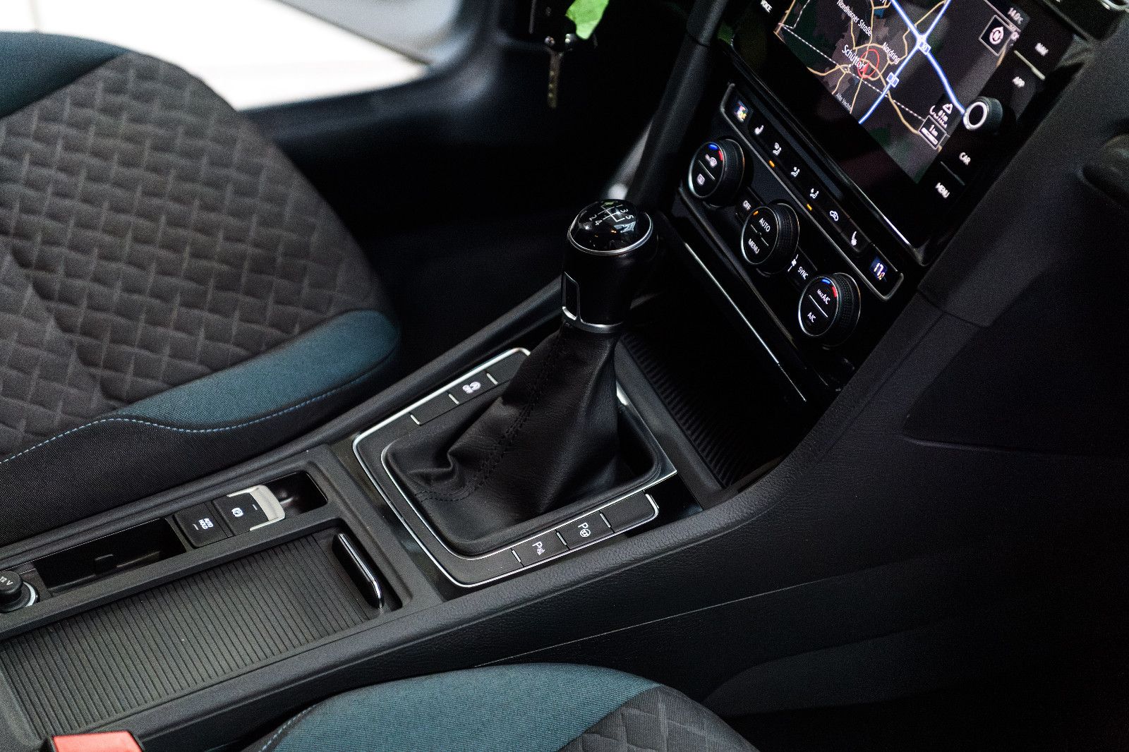 Fahrzeugabbildung Volkswagen Golf VII Lim. IQ.DRIVE