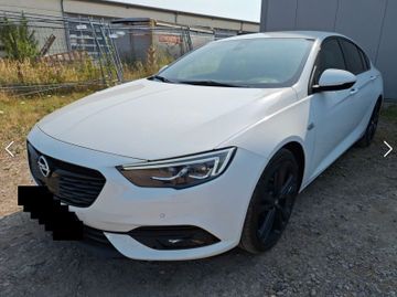 Opel Insignia - 1